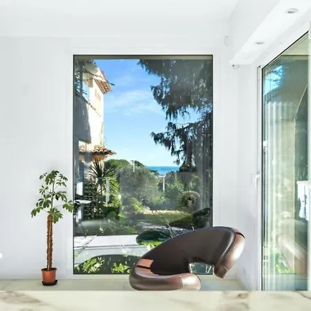 Twin Luxurious 8 Bedroom Pool In Villa