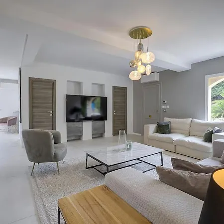 Twin Luxurious 8 Bedroom Pool In Villa Vallauris