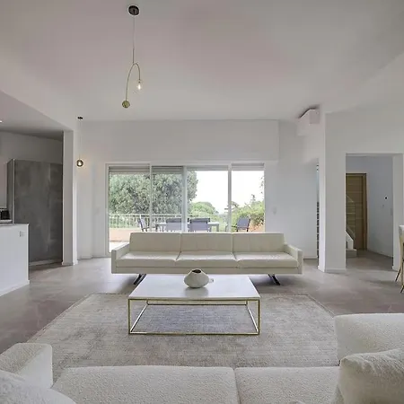 Twin Luxurious 8 Bedroom Pool In *