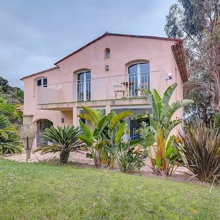 Twin Luxurious 8 Bedroom Pool In