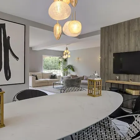 Twin Luxurious 8 Bedroom Pool In Vila *