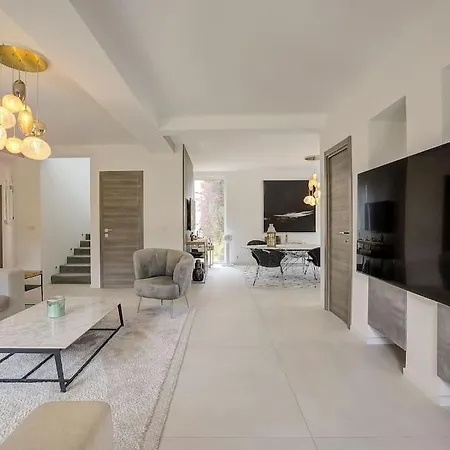 Twin Luxurious 8 Bedroom Pool In Vallauris