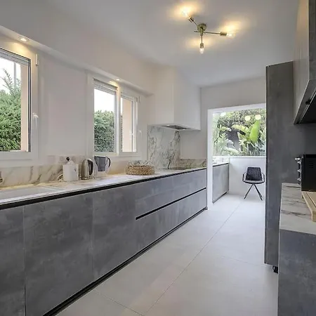 Twin Luxurious 8 Bedroom Pool In