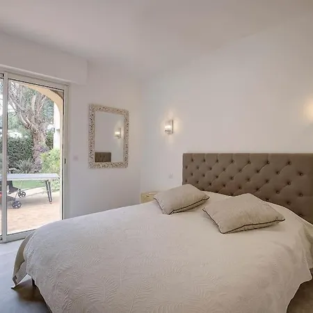 Twin Luxurious 8 Bedroom Pool In Vila