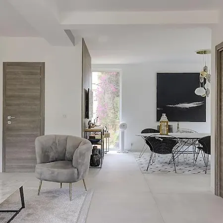 Vila Twin Luxurious 8 Bedroom Pool In