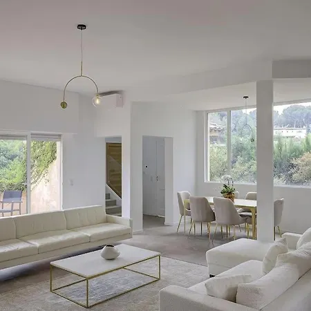 Twin Luxurious 8 Bedroom Pool In Villa