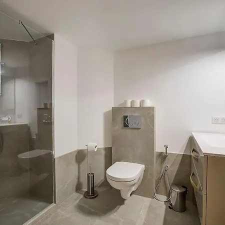 Vila Twin Luxurious 8 Bedroom Pool In