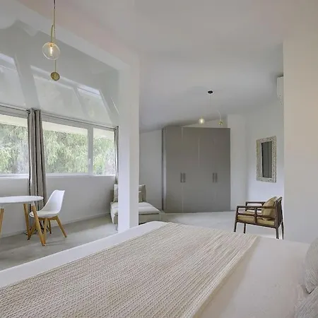 Twin Luxurious 8 Bedroom Pool In Vila