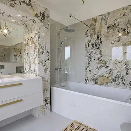 Vila Twin Luxurious 8 Bedroom Pool In *