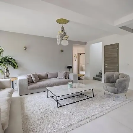 Villa Twin Luxurious 8 Bedroom Pool In *