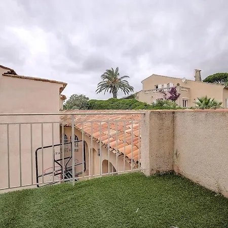 Twin Luxurious 8 Bedroom Pool In